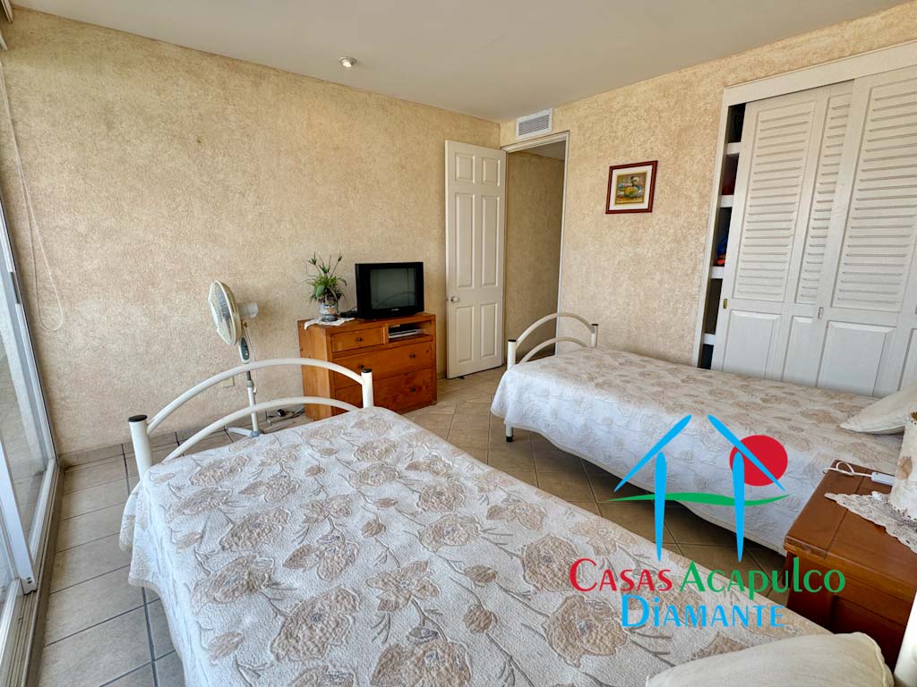 Brisas Diamante T7 199 - Recámara uno 4